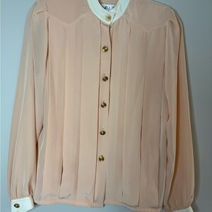 Chaus Vintage Peach Blouse Pleated Long Sleeve Button Down Gold Buttons Contrast
